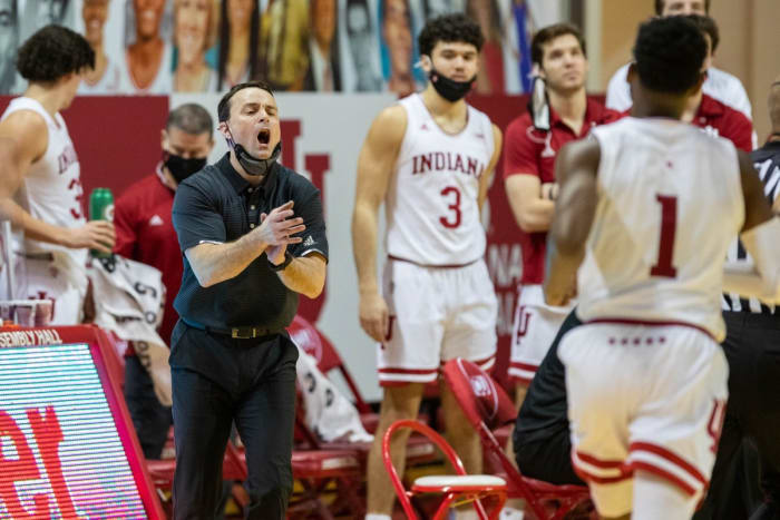 Indiana coach Archie Miller shouts instructions to Indiana guard Al Durham (1) during the Hoosiers' 78-71 loss to Michigan State. (USA TODAY Sports)